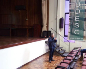 Presidente da Somevesc participa de evento destinado a alunos e médicos veterinários em Lages