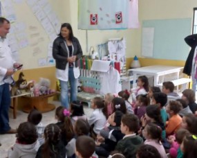 Crianças de escola de Gaspar recebem orientações sobre cuidados com os pets